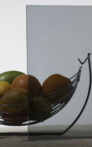 Серое стекло